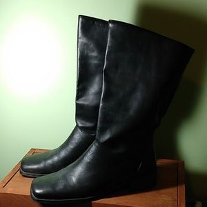 Naturalizer black leather boots size 8.5